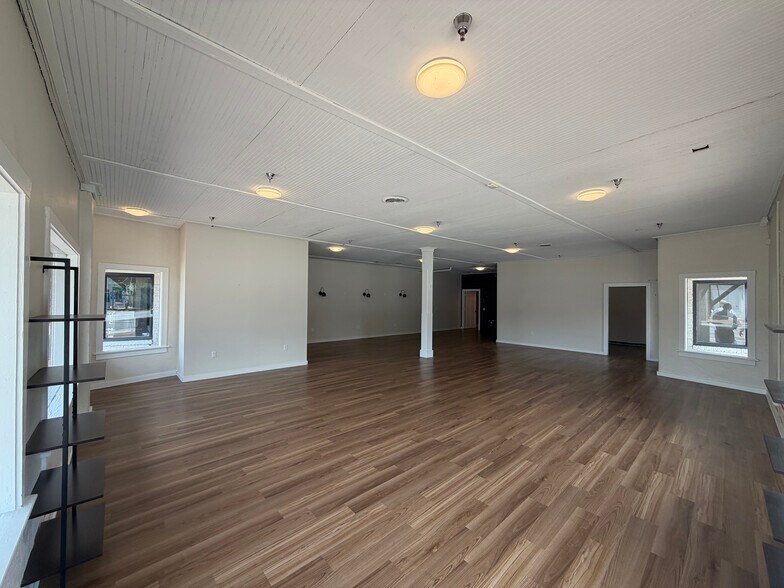 More Photos Of 7797 W Main St, Ridgeland Storefront Retail Residential For Lease