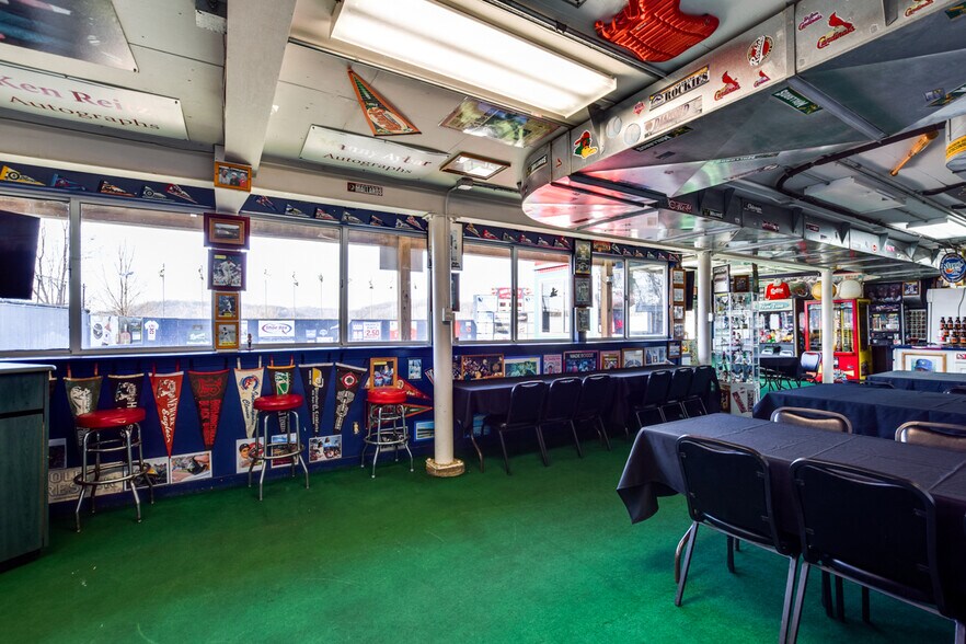 More Photos Of 10267 US Highway 14, Mazomanie Sports And Entertainment For Sale