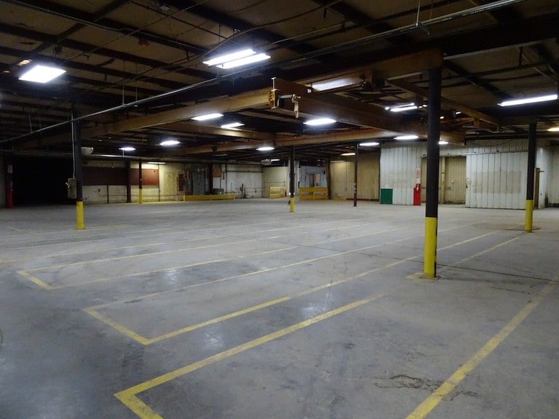 More Photos Of 1409 E Highway 350, Big Spring Industrial For Sale