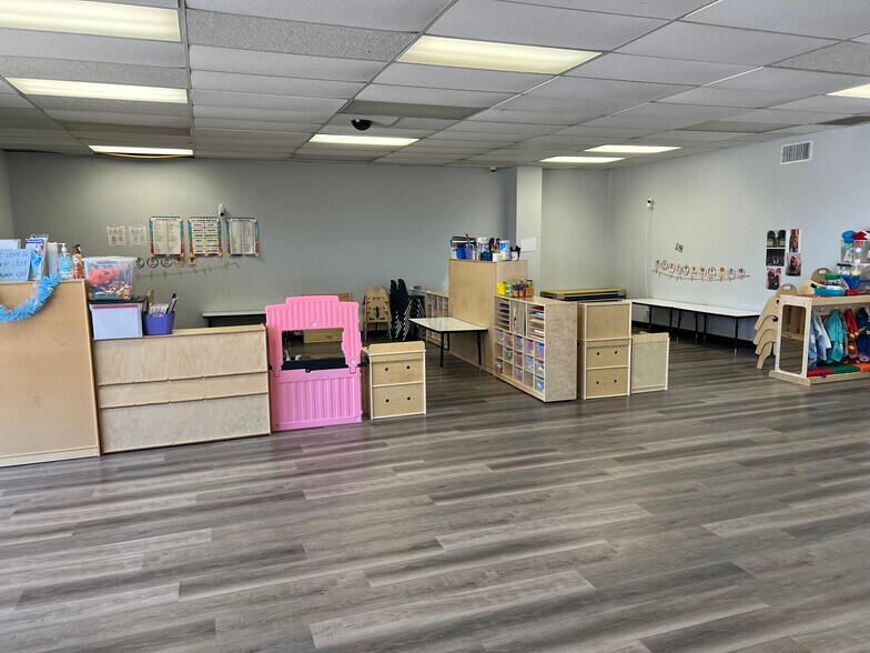 More Photos Of 1610 Wynn Joyce Rd, Garland Freestanding For Sale