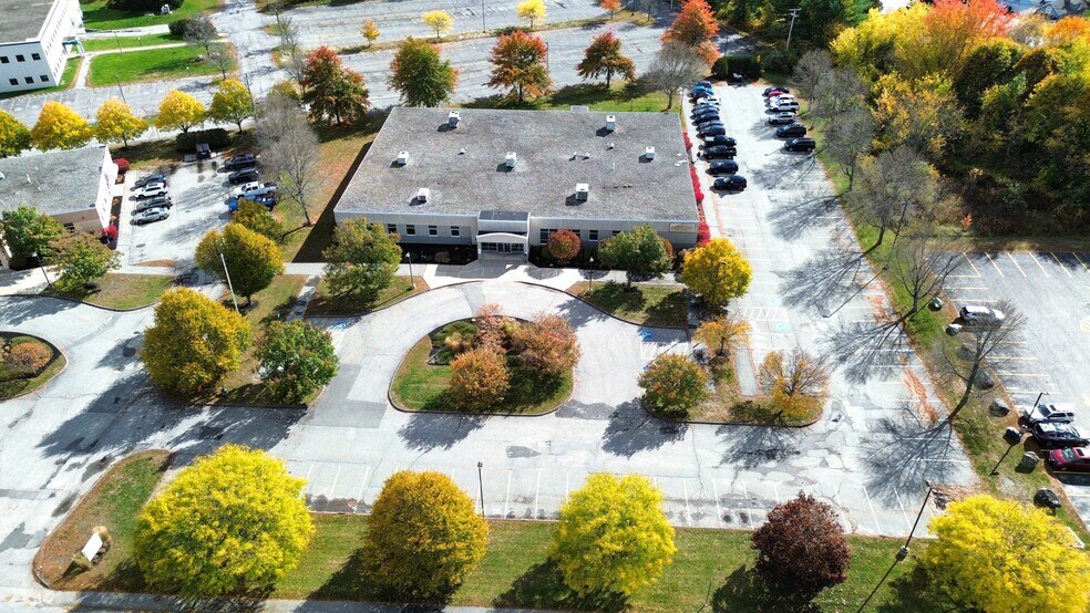 More Photos Of 5 Mollison Way, Lewiston Office For Lease