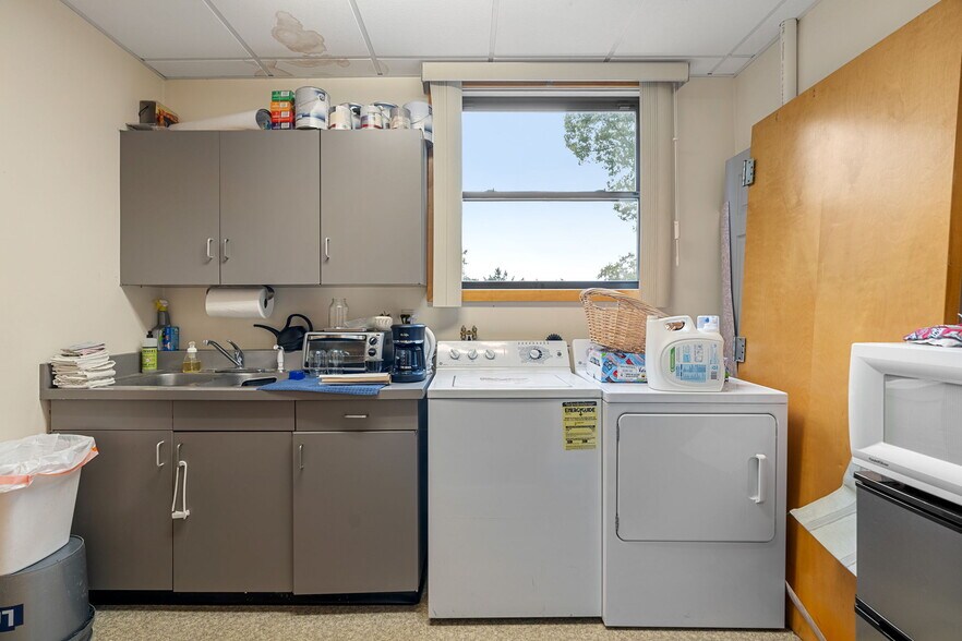 More Photos Of 859 Washington St, Easton Office For Lease