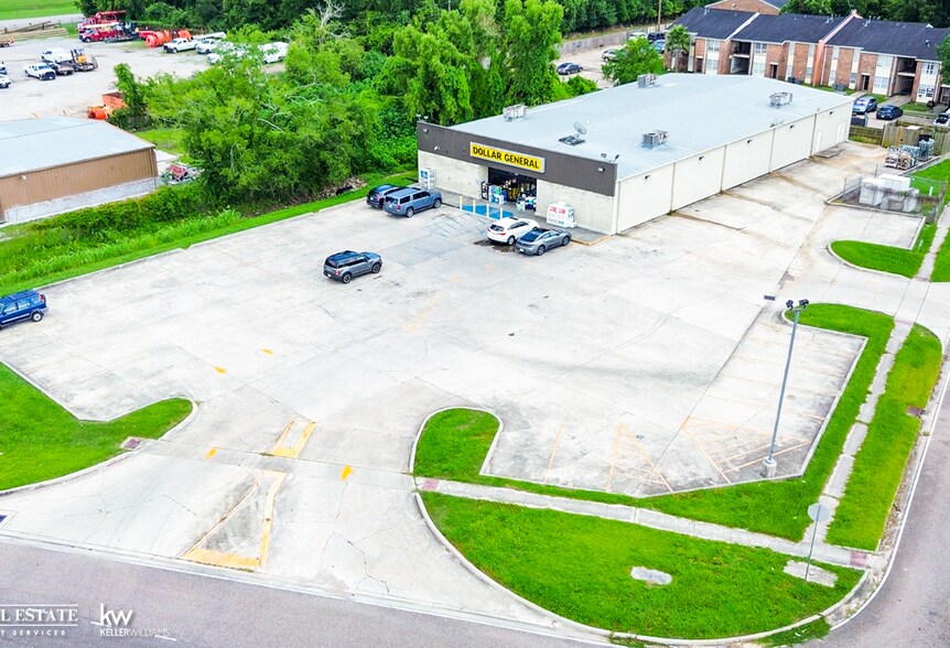 More Photos Of 1001 Bridge City Ave, Bridge City Freestanding For Sale