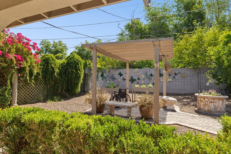 More Photos Of 3827 E Oak St, Phoenix Assisted Living For Sale