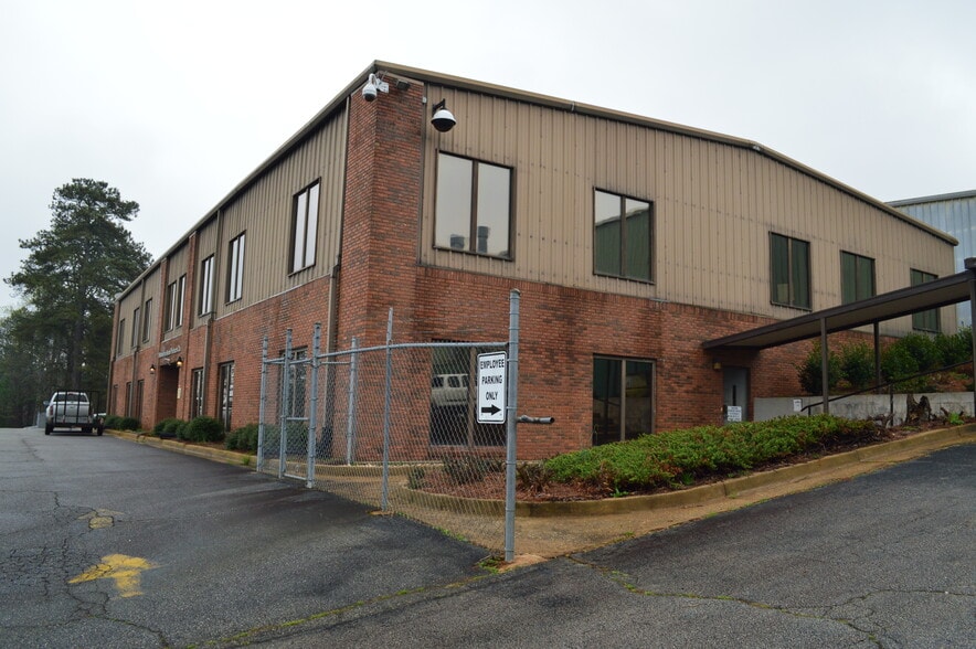 More Photos Of 264 Stapleton Rd, Cornelia Distribution For Lease
