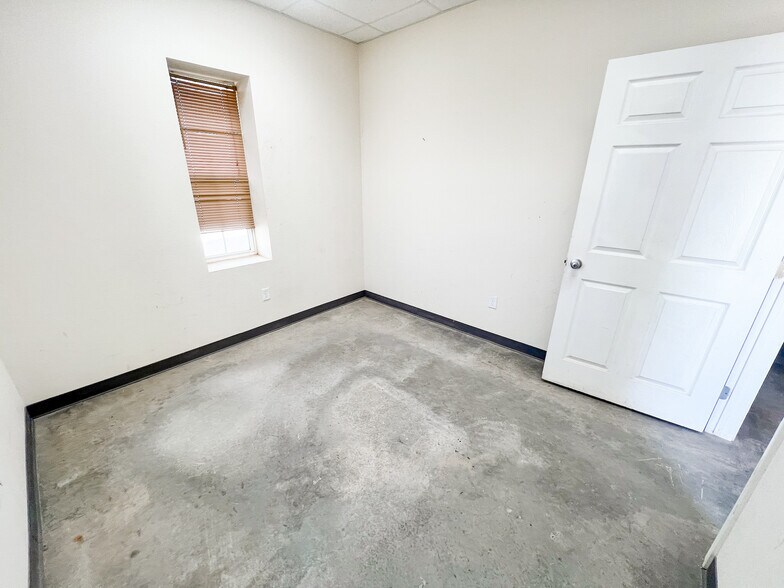 More Photos Of 2599 FM 3033, Stanton Warehouse For Lease