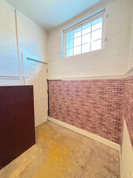 More Photos Of 501 Delsea Dr, Sewell Flex For Sale