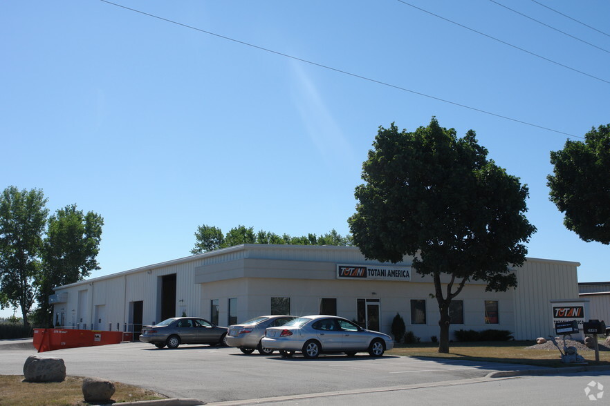 Primary Photo Of 2841 Allied St, Green Bay Manufacturing For Lease