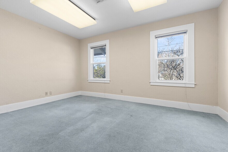 More Photos Of 700 College Ave, Santa Rosa Office For Sale