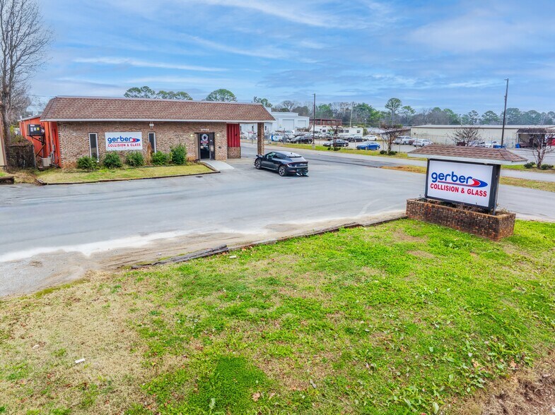 More Photos Of 2828 Jordan Ln NW, Huntsville Auto Repair For Sale