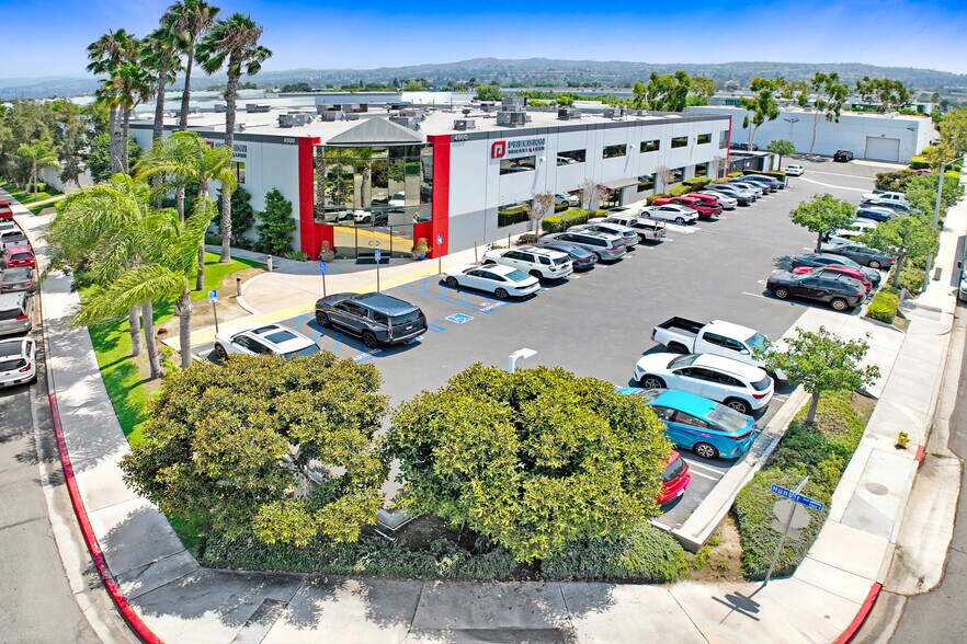 More Photos Of 4900 E Hunter Ave, Anaheim Manufacturing For Sale