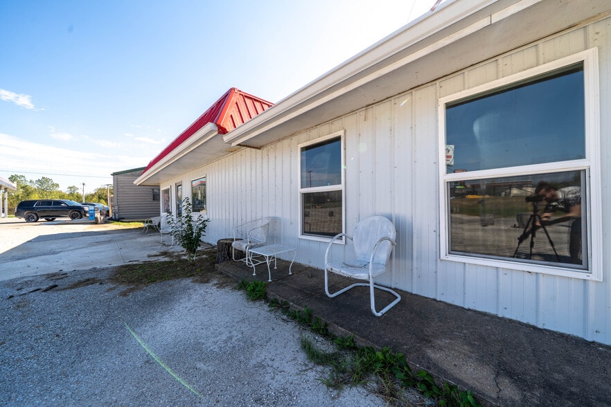 More Photos Of 55925 E Highway 85A, Bernice Freestanding For Sale