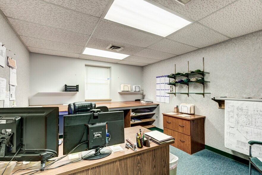 More Photos Of 1355 N Main St, Hampstead Office For Sale