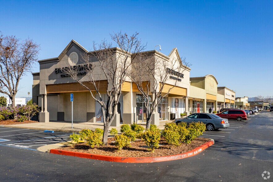 More Photos Of 1245-1299 Marina Blvd, San Leandro Unknown For Lease