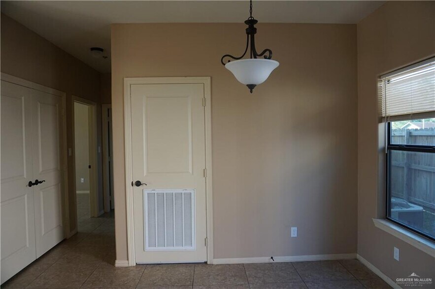 More Photos Of 1100-1112 W Eisenhower St, Pharr Apartments For Sale
