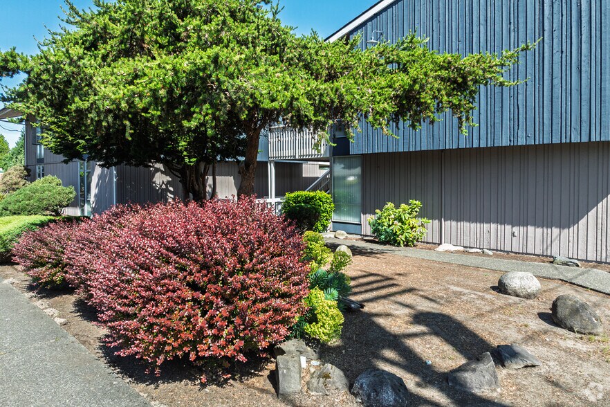 More Photos Of 219 5th Ave NE, Puyallup Apartments For Sale