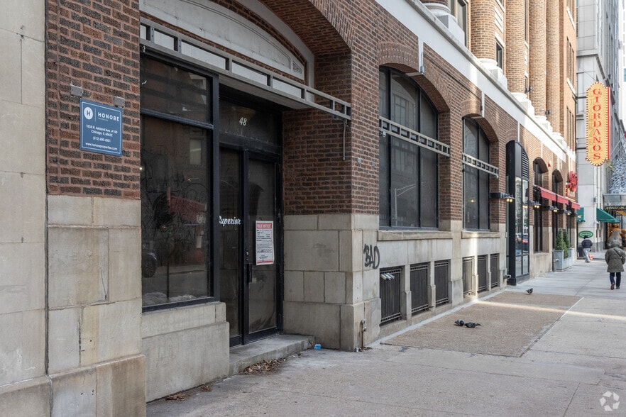 Primary Photo Of 50 E Superior Street, Chicago Apartments For Lease