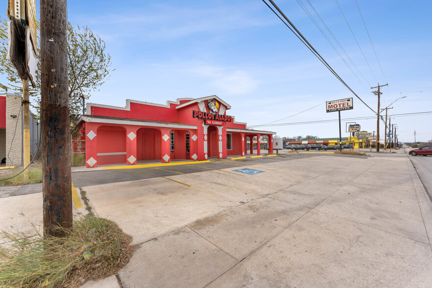 Primary Photo Of 2403 Pinn Rd, San Antonio Restaurant For Sale