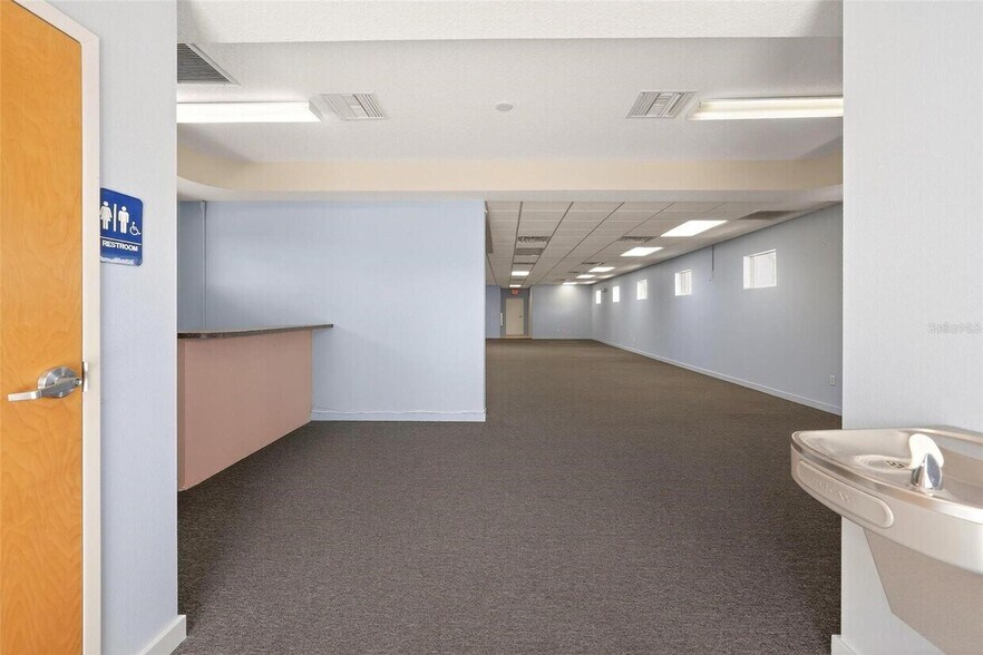 More Photos Of 17809 SE 109th Ave, Summerfield Office For Lease