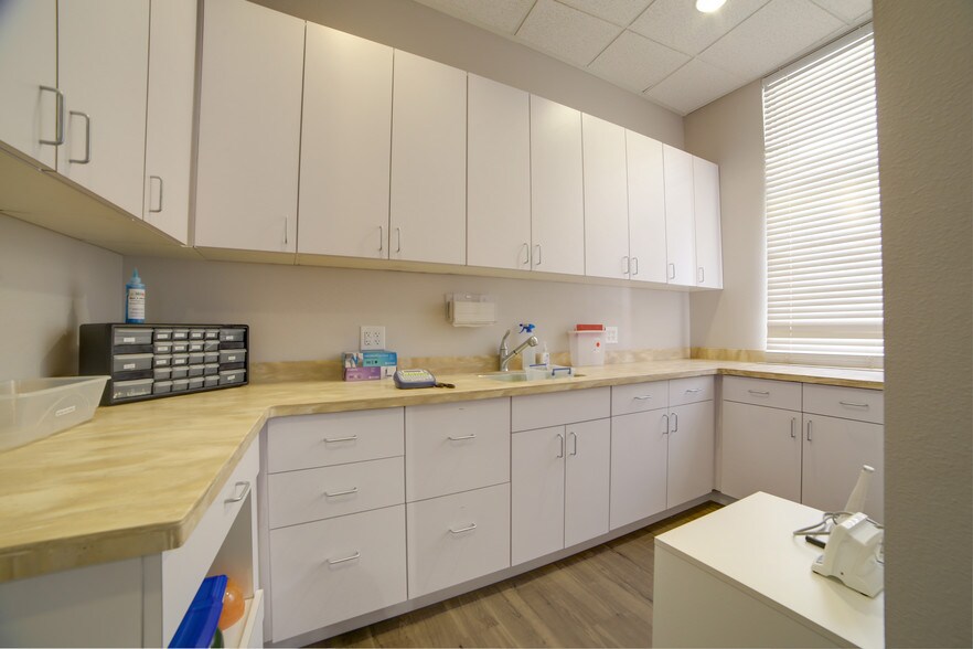 More Photos Of 4250 Simmons St, North Las Vegas Medical For Sale