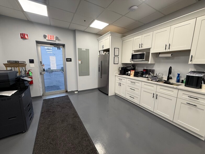 More Photos Of 204 Northwest Hwy, Fox River Grove Freestanding For Sale