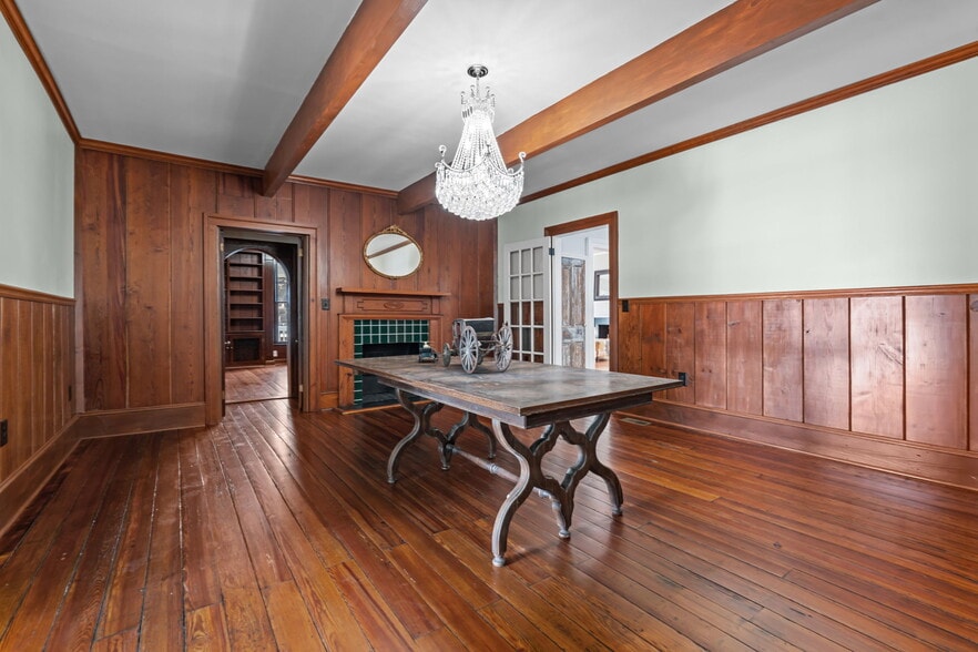 More Photos Of 202 W Main St, Sanford Office Residential For Lease