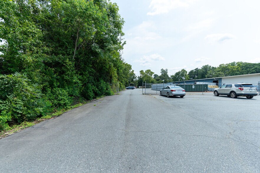 More Photos Of 89 Green St, Warner Robins Warehouse For Sale