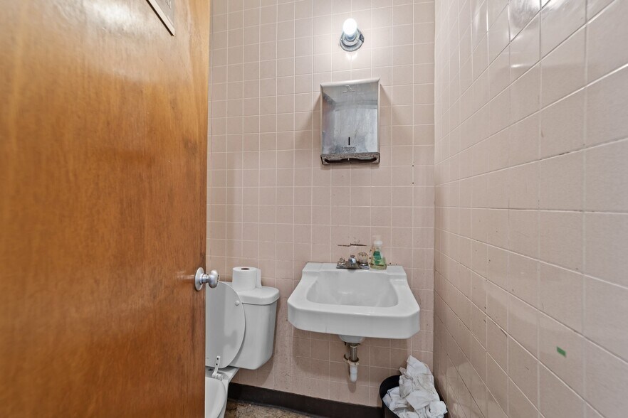 More Photos Of 110 E Wall St, Rural Hall Garden Center For Sale