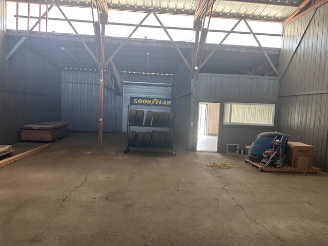 More Photos Of 143 E Whitmore Ave, Modesto Warehouse For Lease