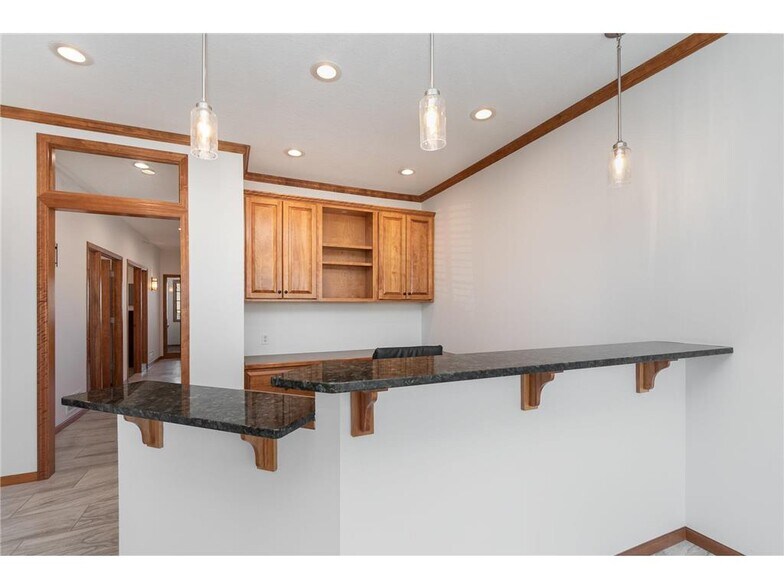 More Photos Of 2255 Waters Dr, Mendota Heights Unknown For Lease