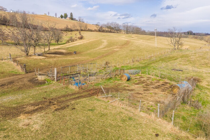 More Photos Of 230 Barn Ave, North Tazewell Land For Sale