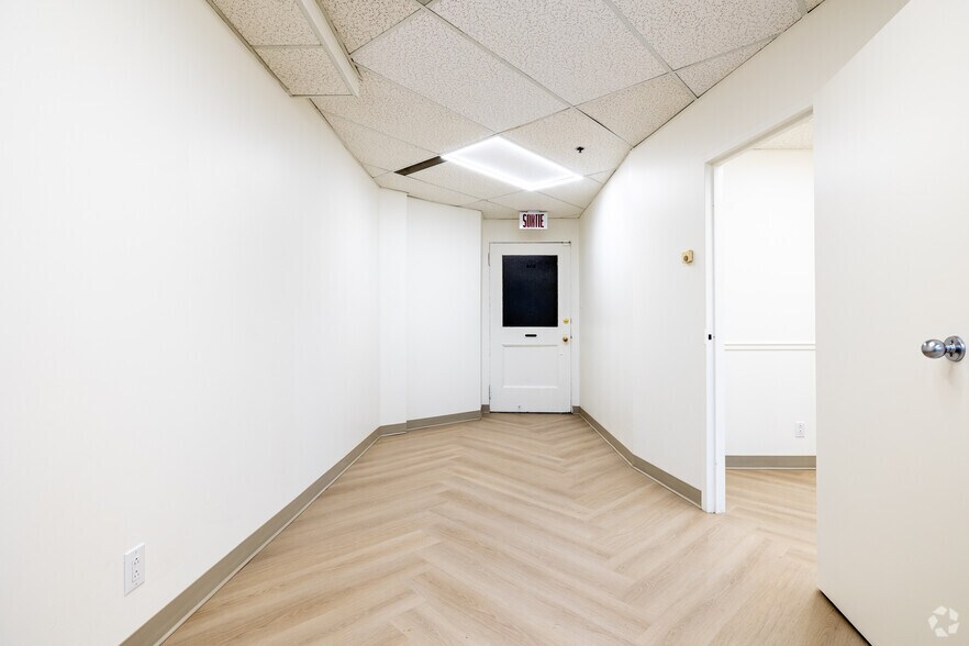 More Photos Of 1538 Rue Sherbrooke O, Montréal Medical For Lease
