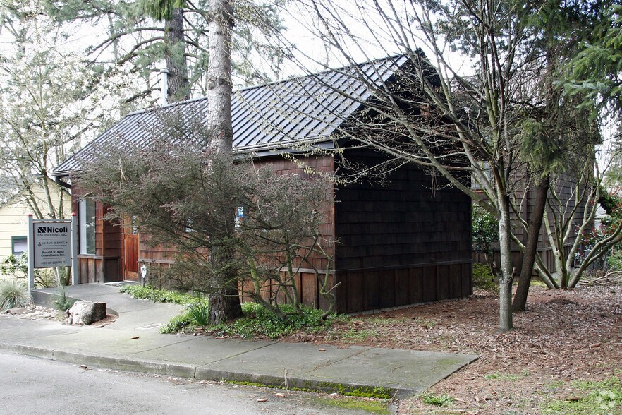 More Photos Of 9025 SW Center St, Tigard Office For Sale