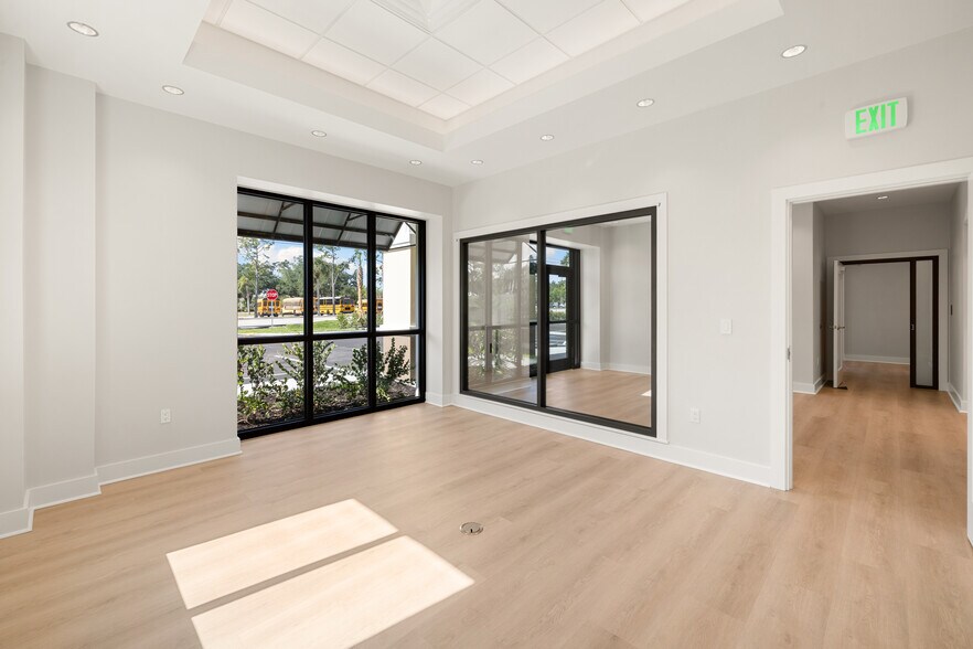 More Photos Of 8111 Broadway Ave E, Estero Storefront Retail Office For Lease