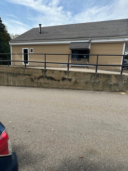 More Photos Of 148-152 Great Rd, Stow Unknown For Lease