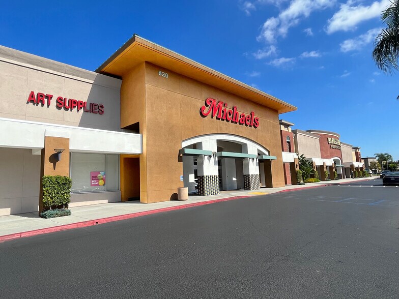 Primary Photo Of 810-890 W Valley Pky, Escondido Unknown For Lease