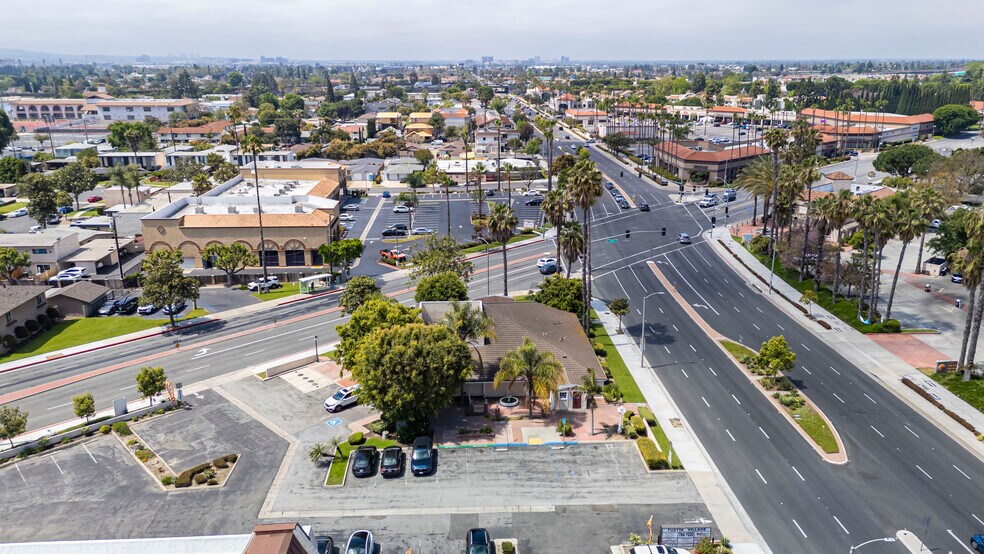 More Photos Of 13612 Newport Ave, Tustin Restaurant For Lease