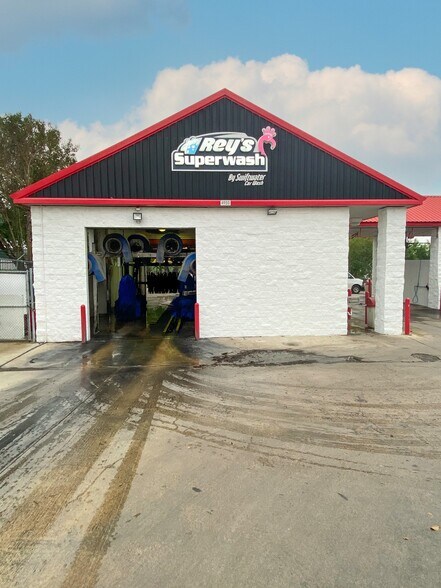 More Photos Of 4950 Evers Rd, San Antonio Carwash For Sale