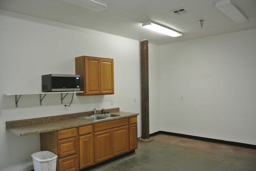 More Photos Of 6164 W Seltice Way, Post Falls Warehouse For Lease