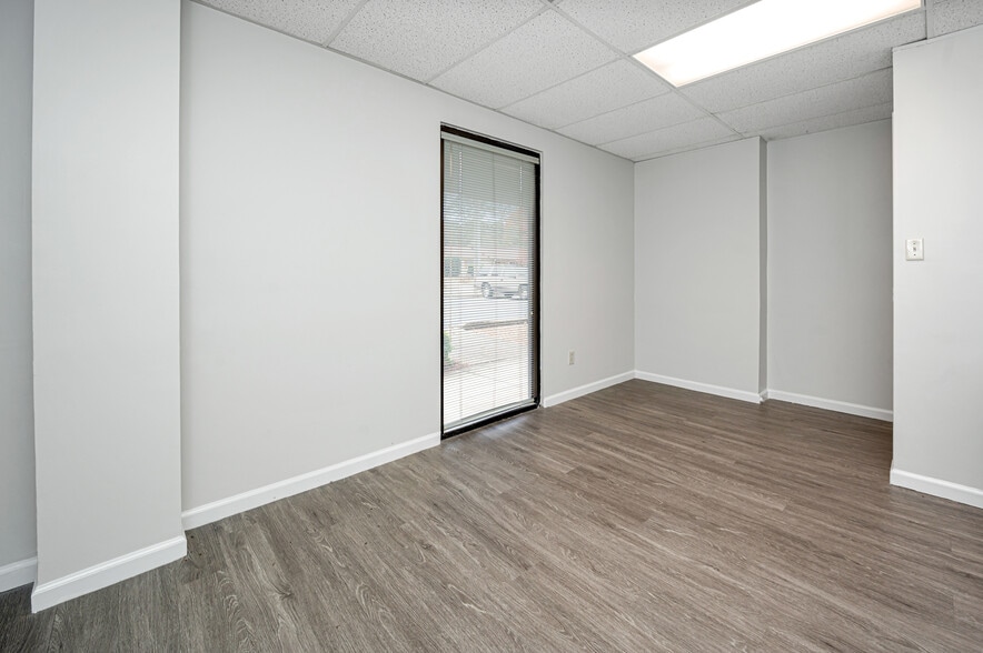 More Photos Of 1572 Montgomery Hwy, Birmingham Office For Lease