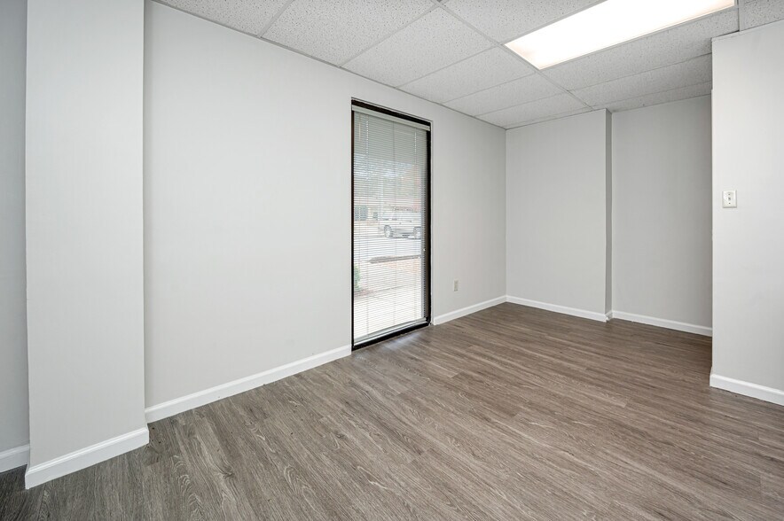 More Photos Of 1572 Montgomery Hwy, Birmingham Office For Lease