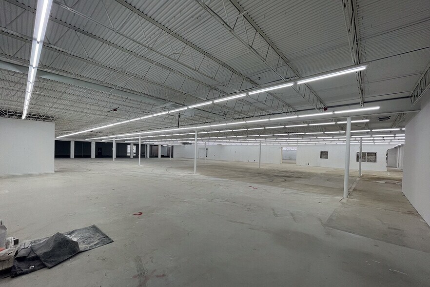 More Photos Of 3601 SE Dixie Hwy, Stuart Warehouse For Lease