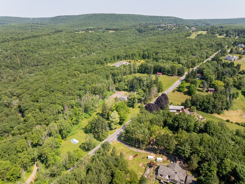 More Photos Of 2735 PA-390, Canadensis Hospitality For Sale