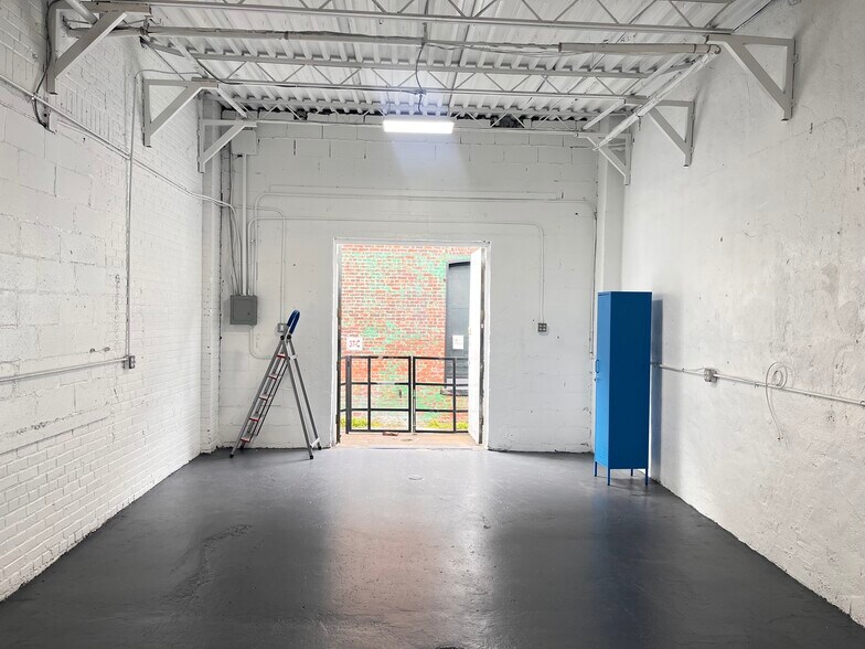 More Photos Of 51-69 9th St, Brooklyn Warehouse For Lease