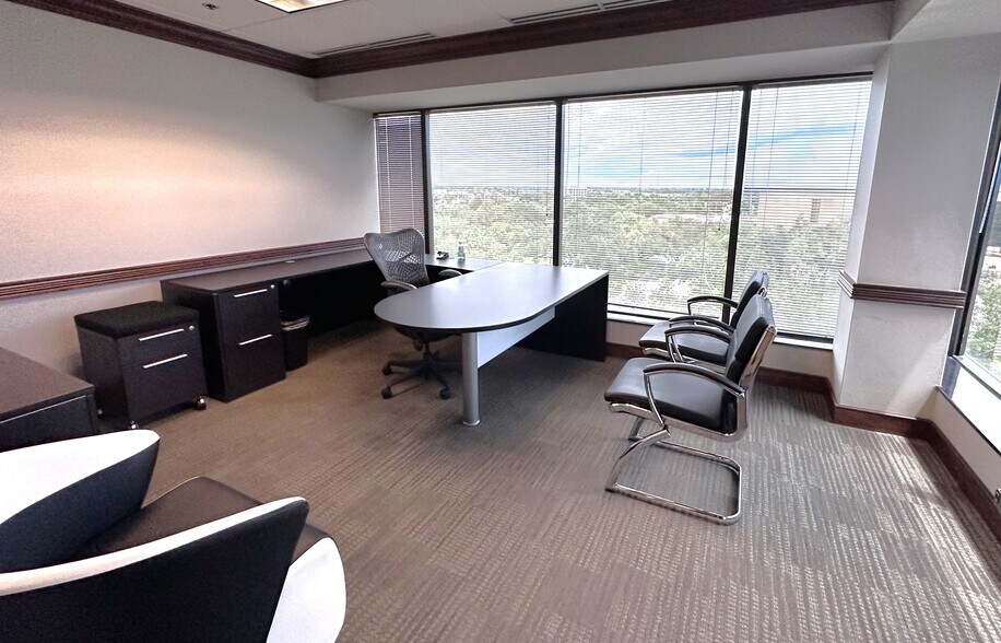 More Photos Of 18501 Murdock Cir, Port Charlotte Medical For Lease