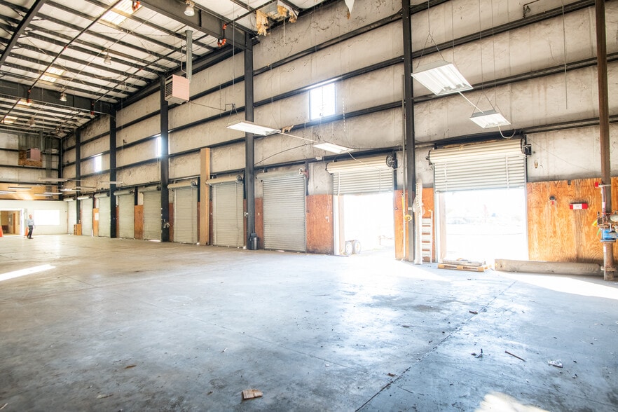 More Photos Of 398 Direct Connection Dr, Rossville Industrial For Lease