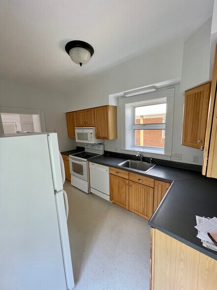 More Photos Of 506 E Liberty St, Charles Town Apartments For Sale