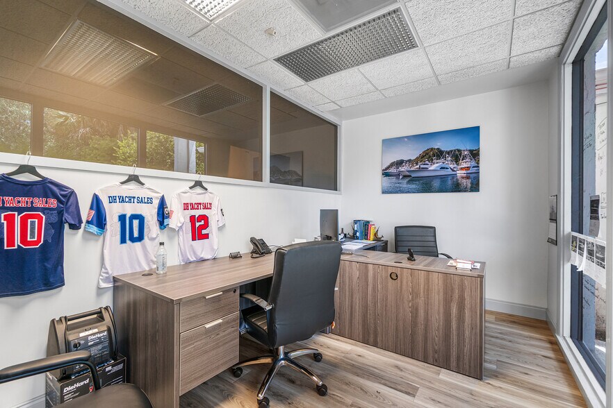 More Photos Of 112-120 US Highway 1, Tequesta Medical For Sale