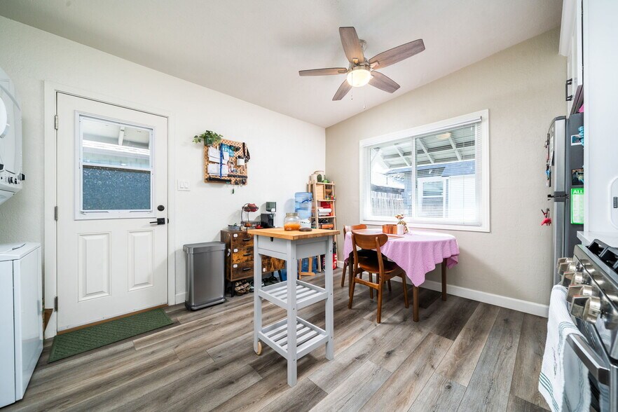 More Photos Of 124 N Vista Bonita Ave, Glendora Apartments For Sale