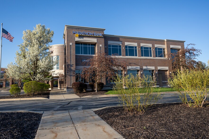 More Photos Of 19105 W Capitol Dr, Brookfield Medical For Lease